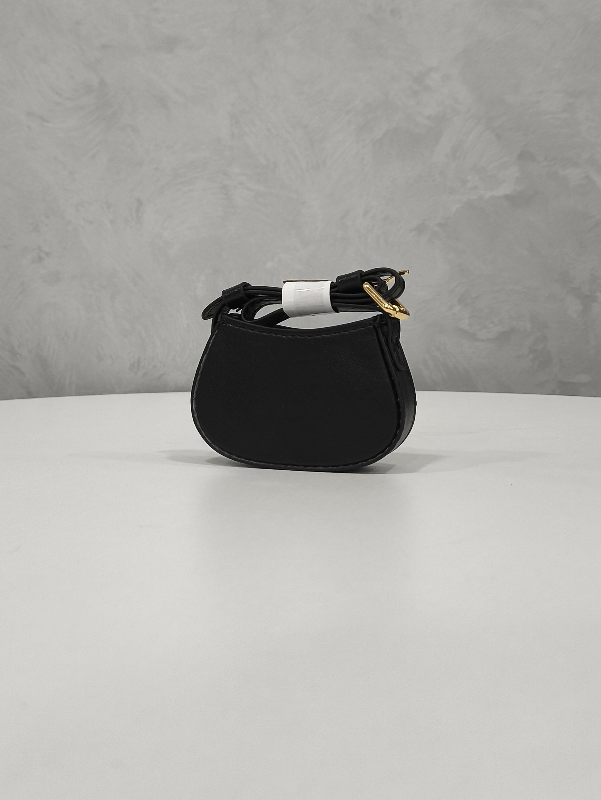 tos-alisg-i-aphluv4xwc-sg/8463b1775c9d49a3b5e48a9123ce691d