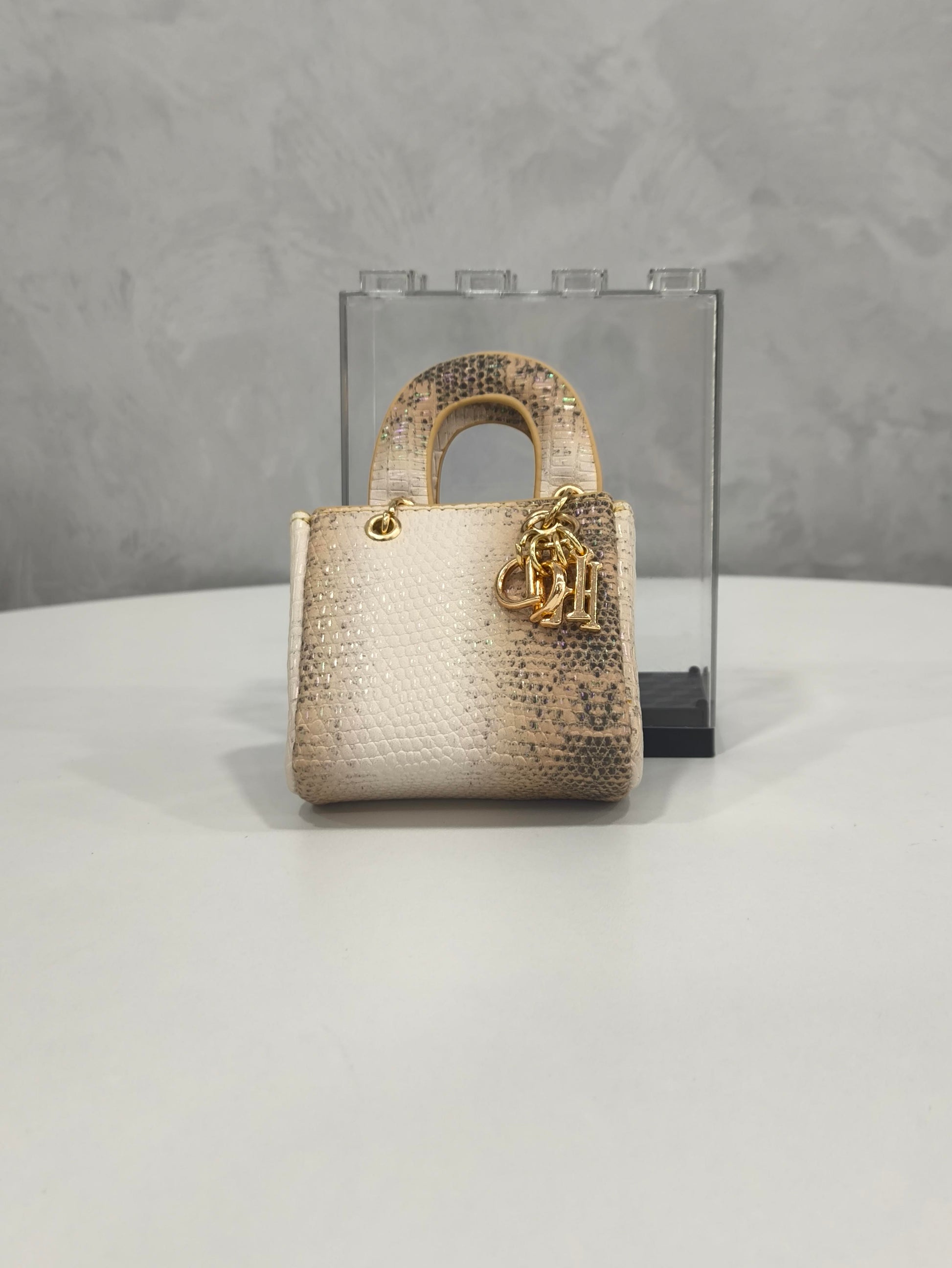 tos-alisg-i-aphluv4xwc-sg/900b251bae8d4e938bc963379794d908